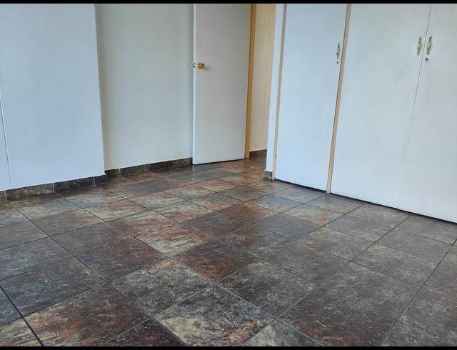 2 BEDROOM FLAT FOR SALE IN WEAVIND PARK
